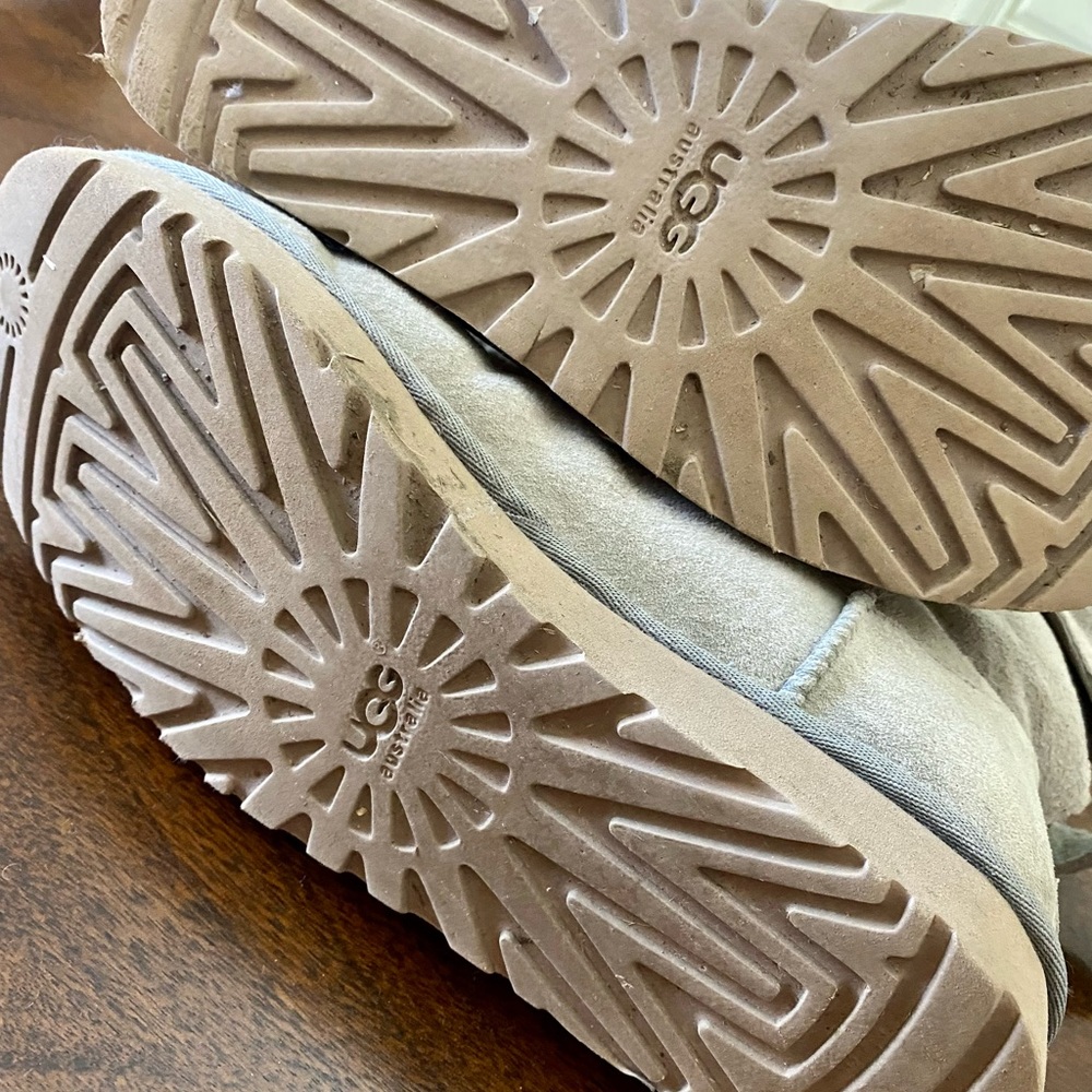 UGG grey, size 7